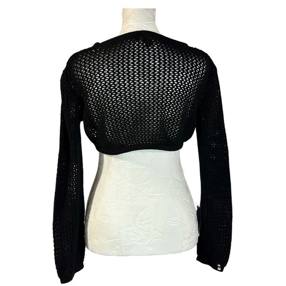 windsor Crocheted Cropped Sheer Long Sleeve Top Women’s Size M - Picture 3 of 5